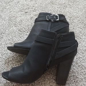 Guess peeptoe booties